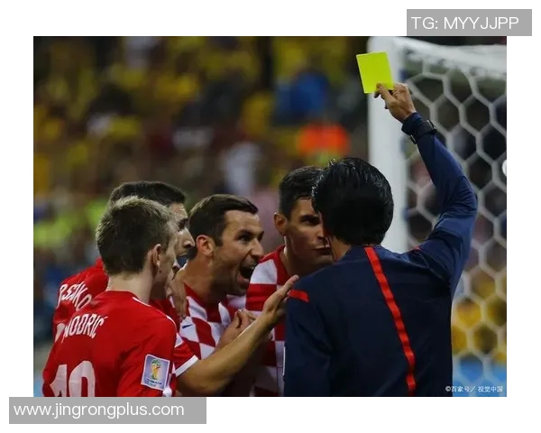 足球红牌规则解析与应用对比赛公平性的影响探讨